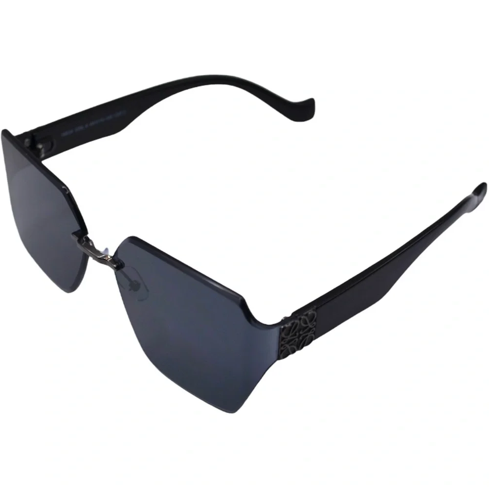 Loewe Women’s Oversized Rimless Sunglasses | Gunmetal & Black | Gray Lens | New - Picture 6 of 16